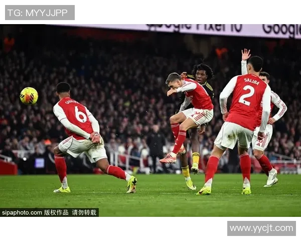 足总杯惊天冷门巴黎圣日耳曼大胜阿森纳引发争议判罚热议